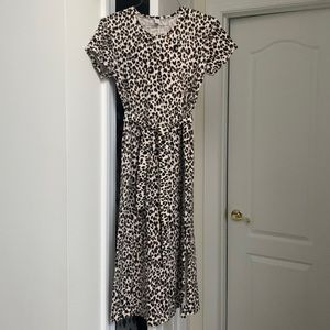 Old Navy leopard print midi t-shirt dress